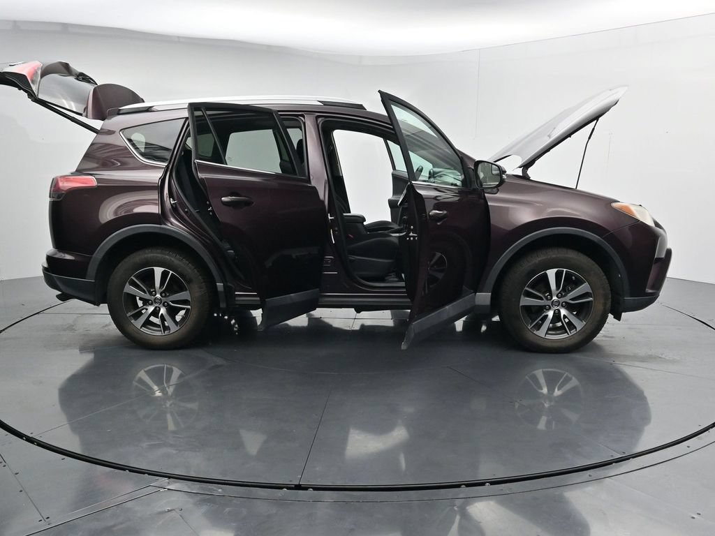 Used 2016 Toyota RAV4 XLE FWD image 38