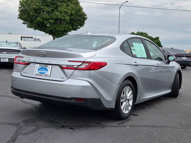 Used 2025 Toyota Camry LE image 4