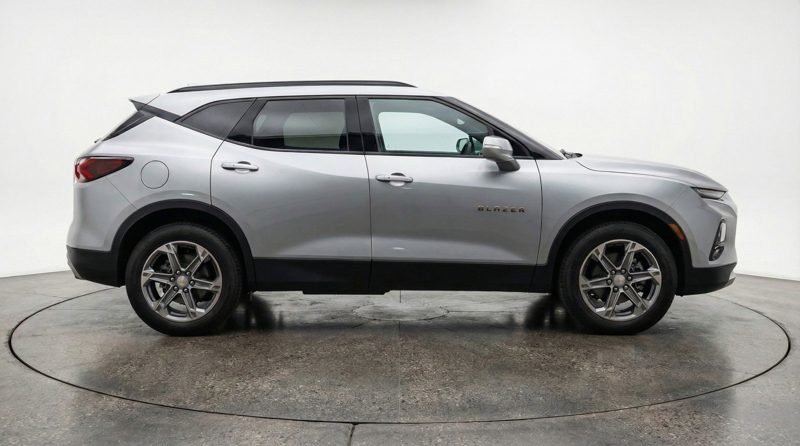 Used 2025 Chevrolet Blazer LT image 9
