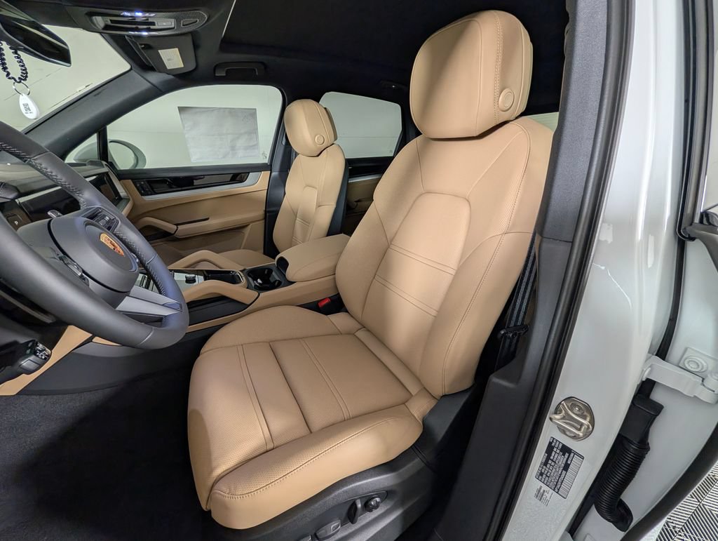 New 2026 Porsche Cayenne AWD/4WD image 5