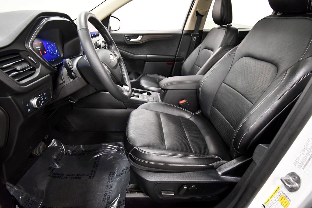 Used 2020 Ford Escape Titanium w/ Titanium Premium Package 2.0 image 14