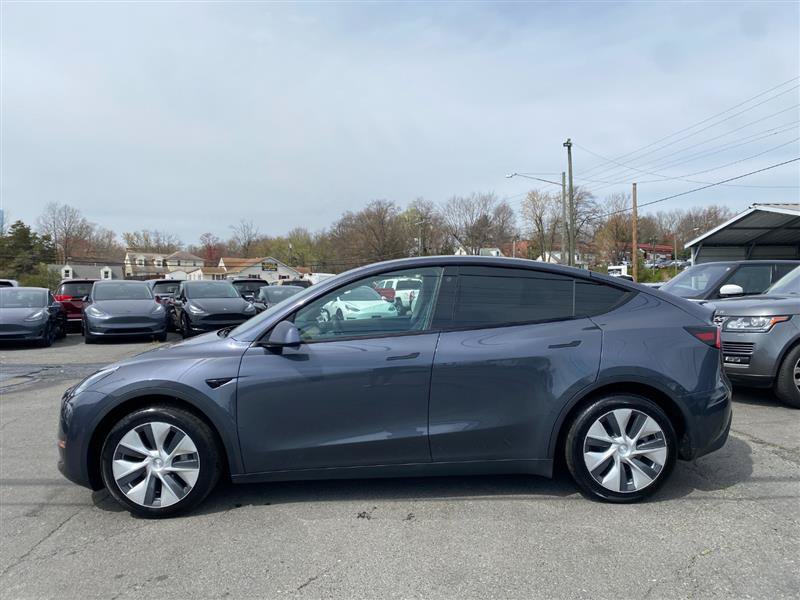 Used 2024 Tesla Model Y Long Range AWD/4WD image 2