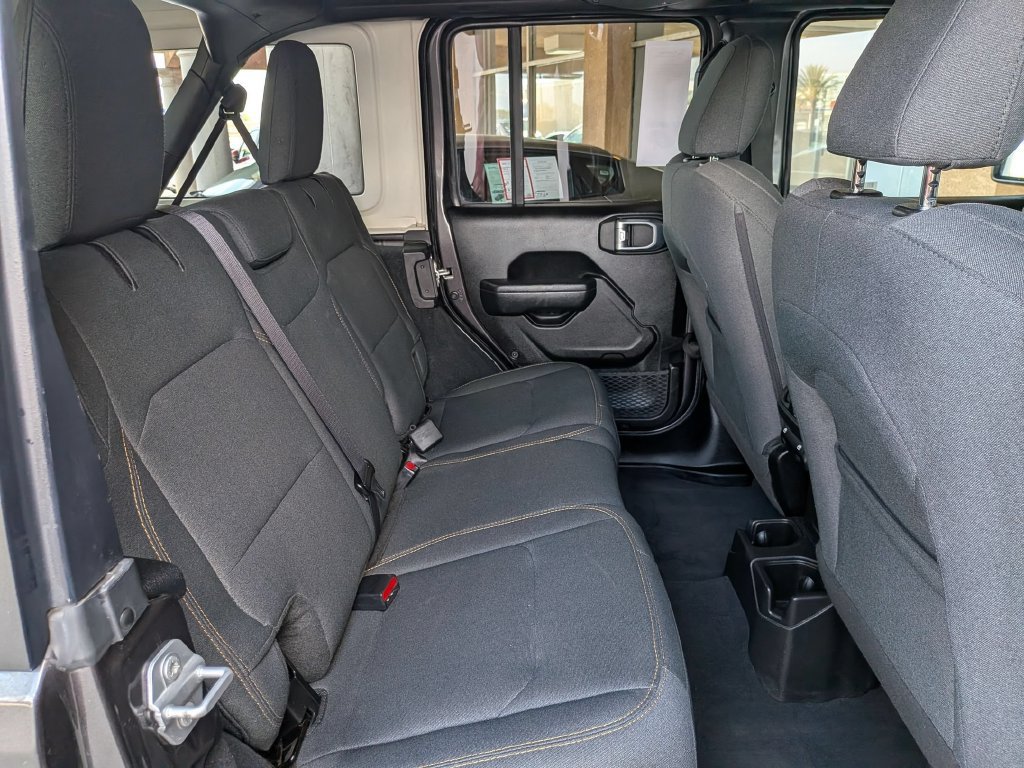 Used 2025 Jeep Wrangler Unlimited Sport AWD/4WD image 29