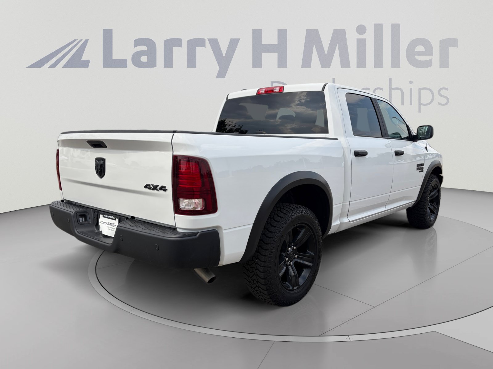 Used 2024 RAM 1500 Warlock AWD/4WD image 6