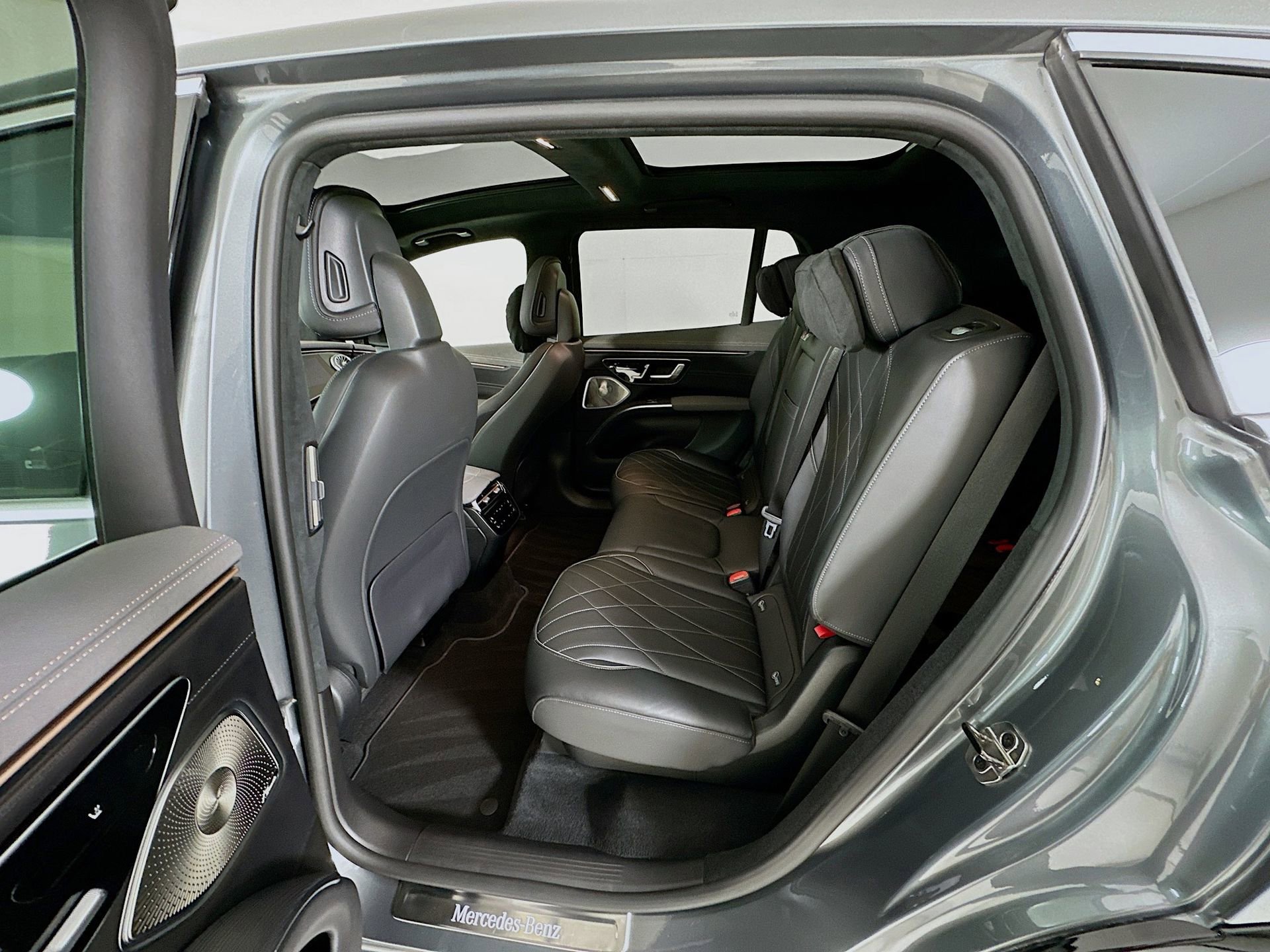 Used 2023 Mercedes-Benz EQS 580 4MATIC SUV image 27
