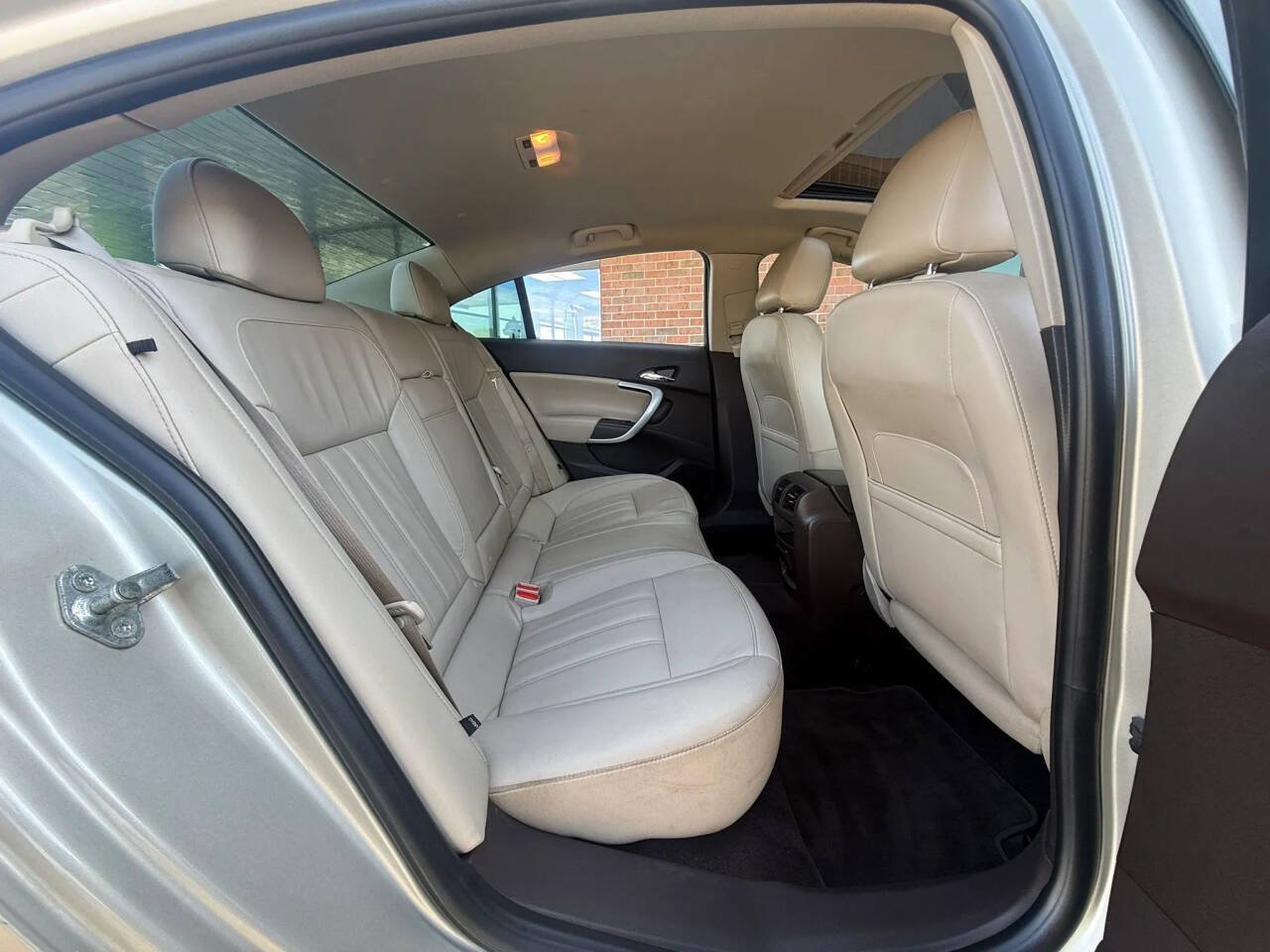 Used 2015 Buick Regal Premium w/ Driver Confidence Package #2 FWD image 19