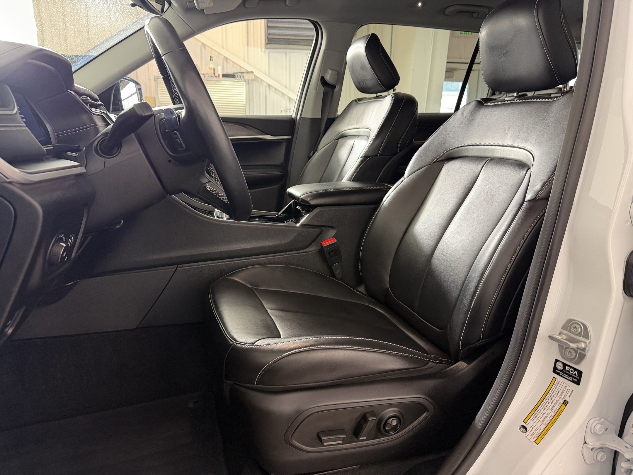 Used 2021 Jeep Grand Cherokee L Limited AWD/4WD image 5