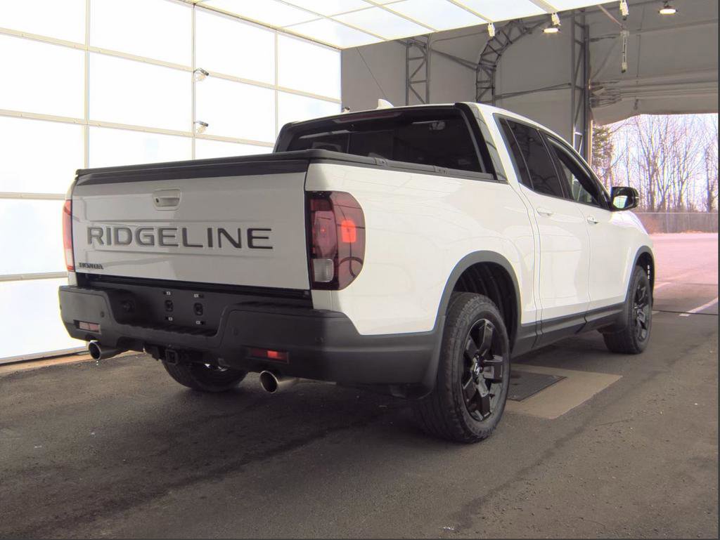 Used 2024 Honda Ridgeline Black Edition image 5