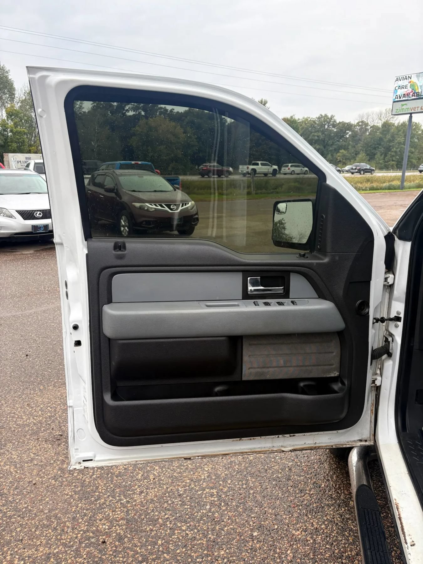 Used 2014 Ford F150 XLT w/ Equipment Group 301A Mid AWD/4WD image 13
