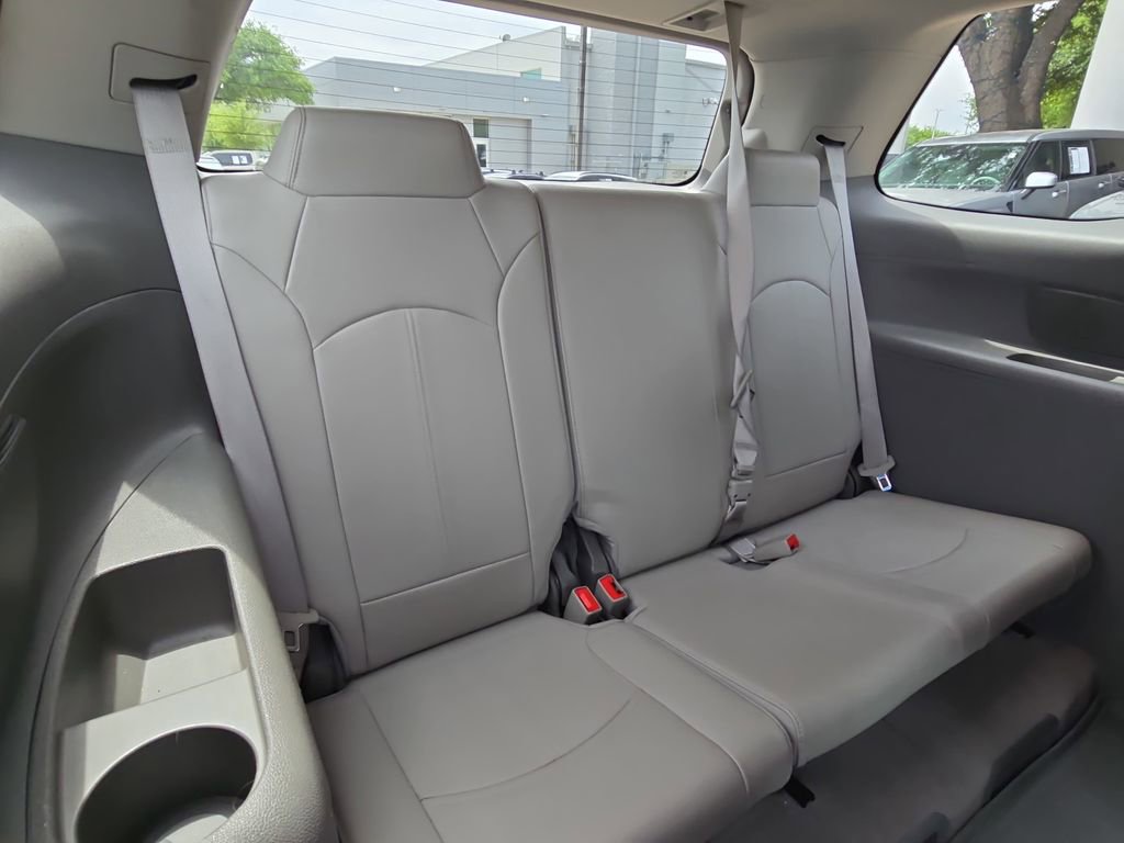 Used 2015 GMC Acadia SLT w/ Open Road Package image 12