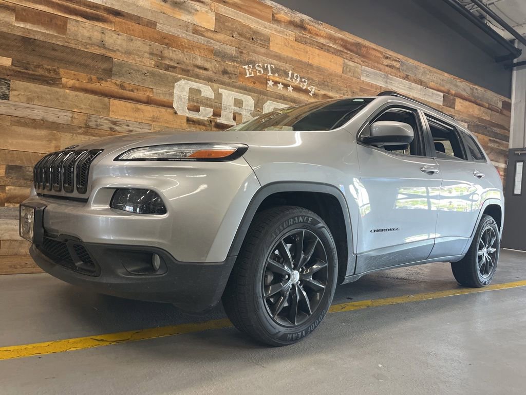 Used 2014 Jeep Cherokee Latitude w/ Cold Weather Group AWD/4WD image 2