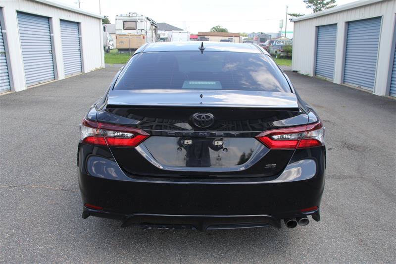 Used 2022 Toyota Camry SE w/ Cold Weather Package FWD image 6