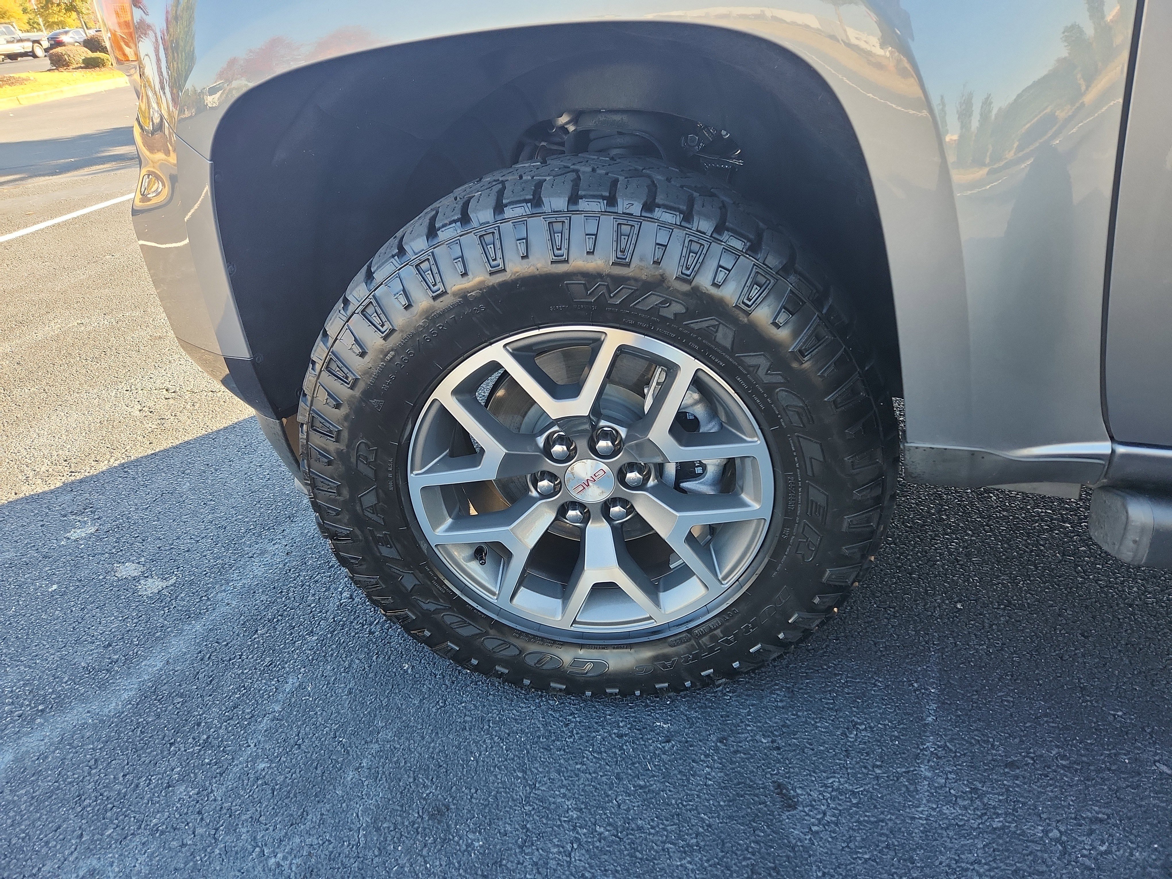 Used 2022 GMC Canyon AT4 image 35