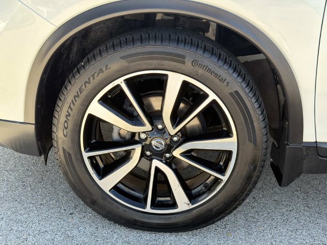 Used 2019 Nissan Rogue SL w/ Premium Package AWD/4WD image 10