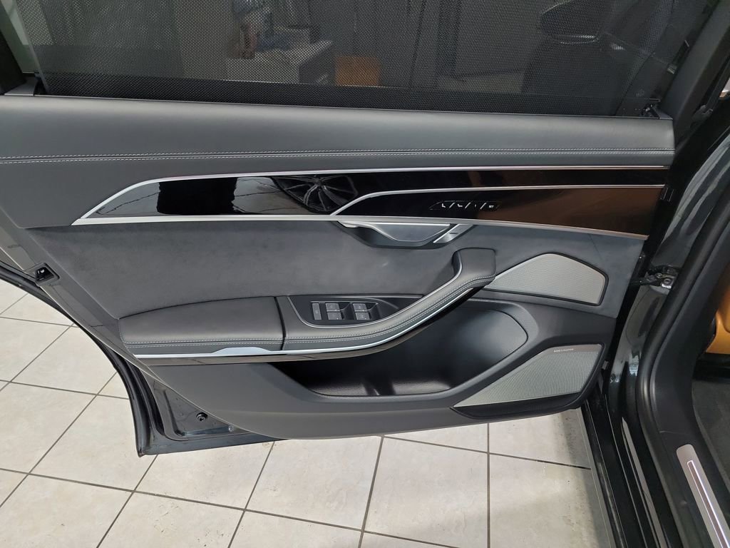 Used 2022 Audi S8 image 33