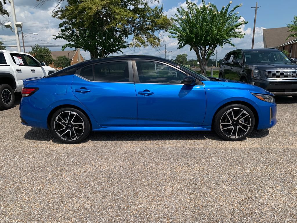 Used 2024 Nissan Sentra SR w/ Trunk Package FWD image 2