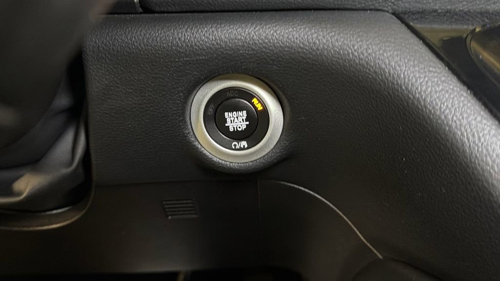 Used 2021 Chrysler Pacifica Pinnacle FWD image 31