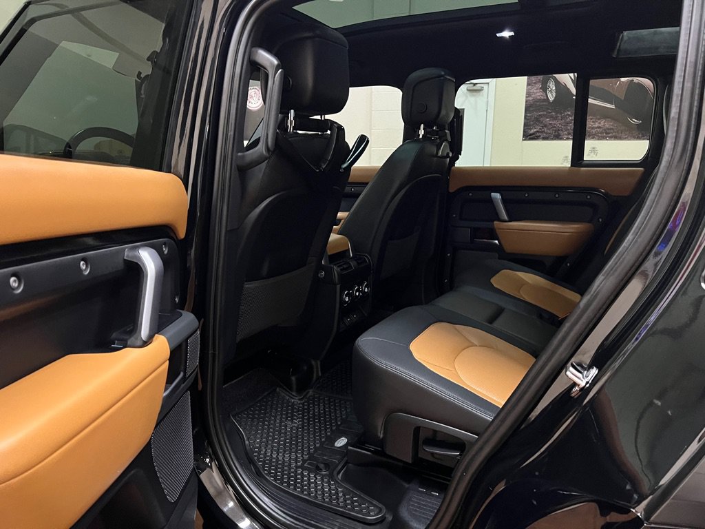 Used 2023 Land Rover Defender 110 X-Dynamic SE AWD/4WD image 19
