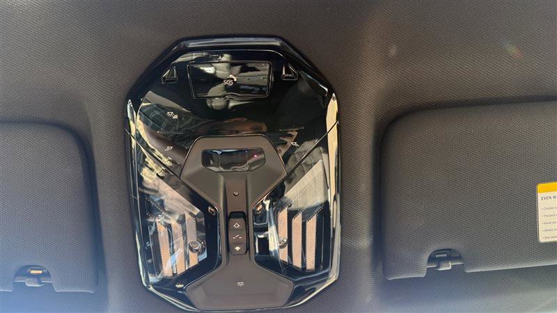Used 2023 BMW i7 xDrive60 AWD/4WD image 40