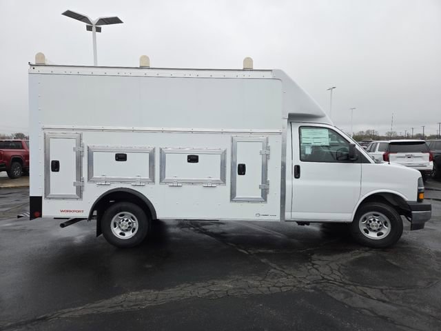 New 2026 Chevrolet Express 3500 w/ Power Convenience Package image 18