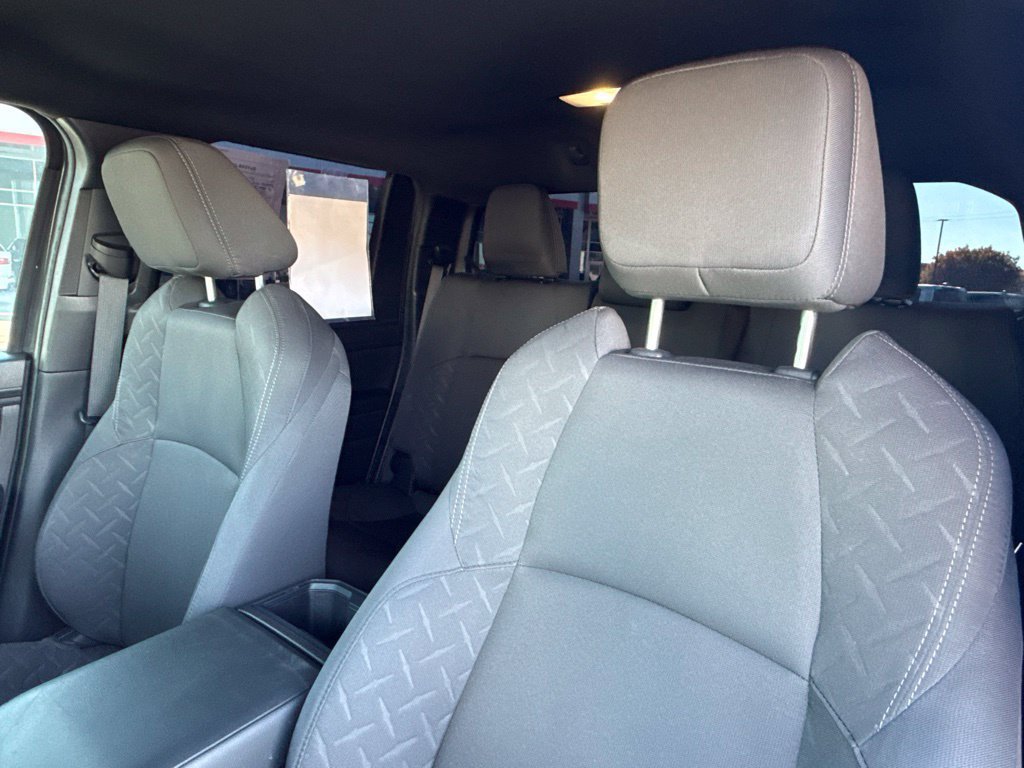 Certified 2025 Toyota Tacoma SR5 AWD/4WD image 19
