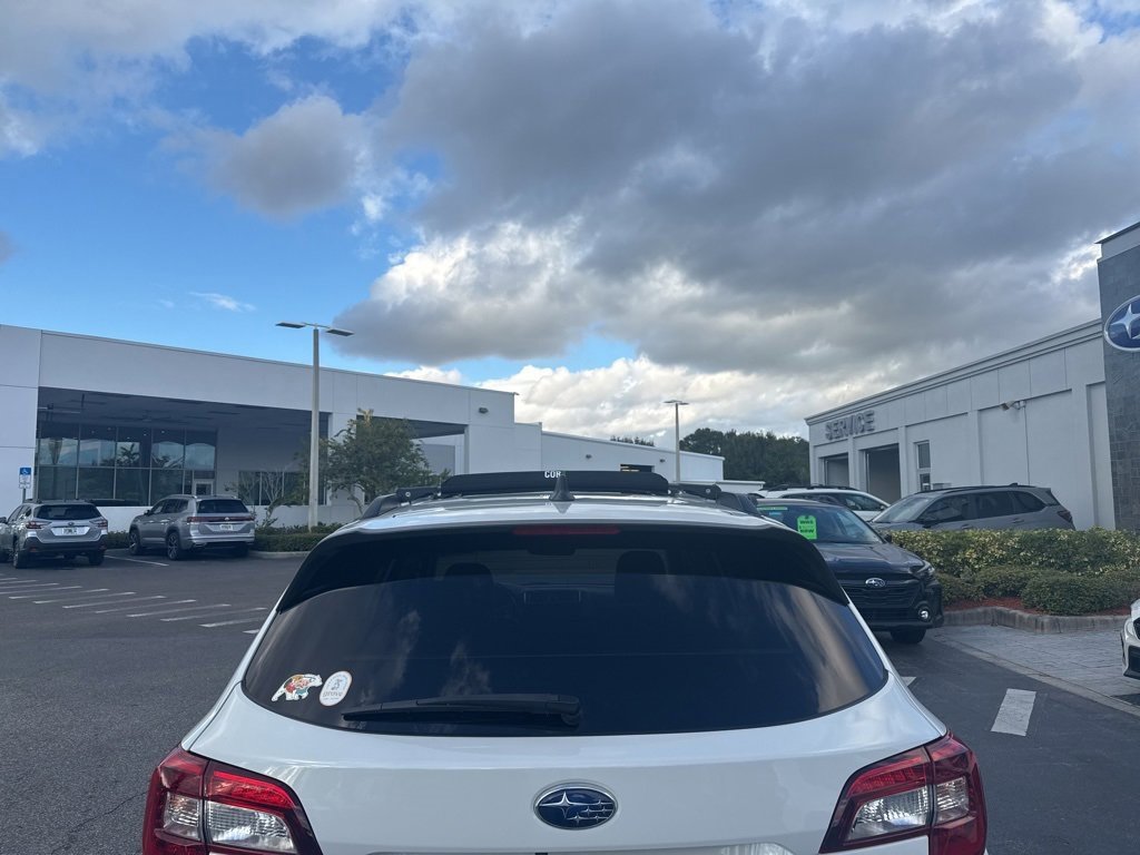 Used 2017 Subaru Outback 3.6R Touring image 3