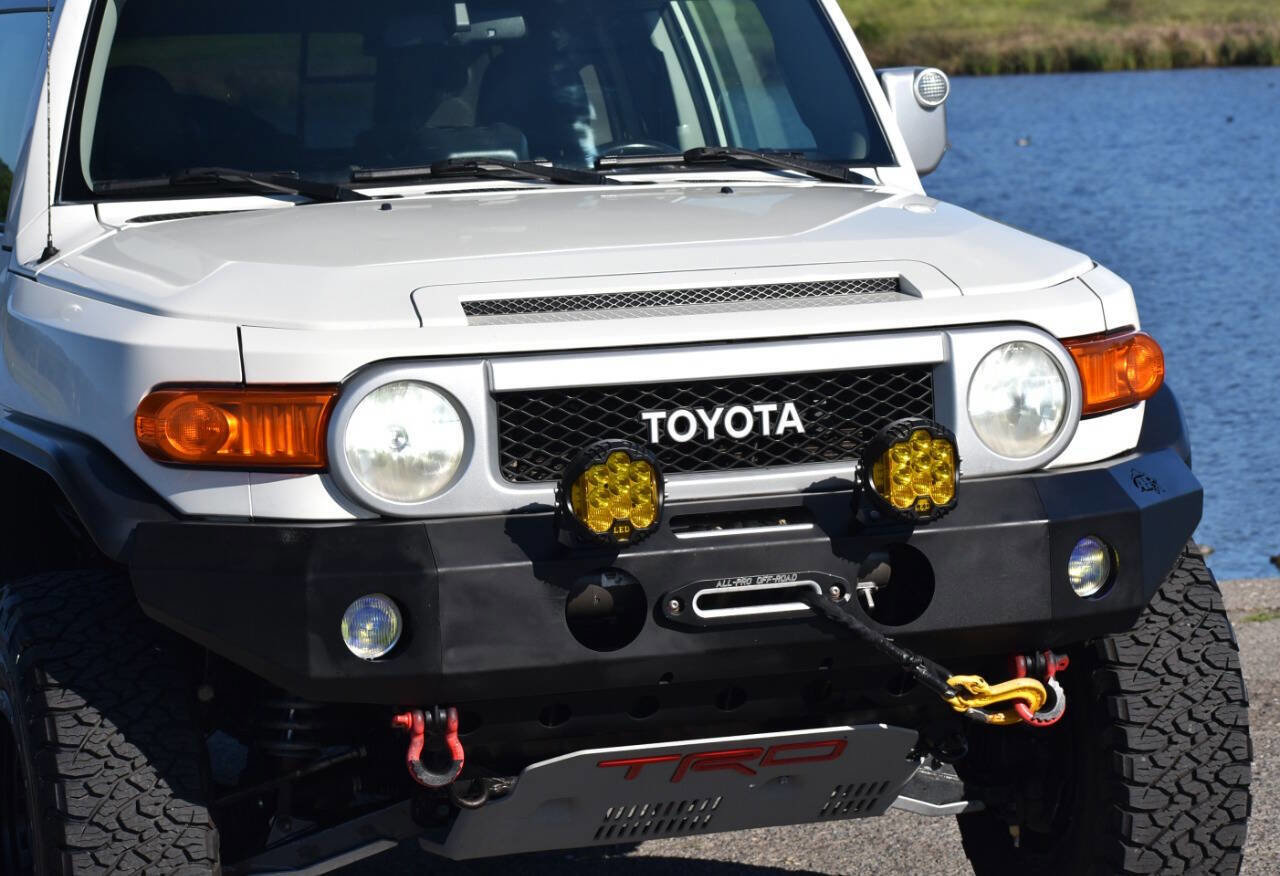 Used 2010 Toyota FJ Cruiser 4WD image 3