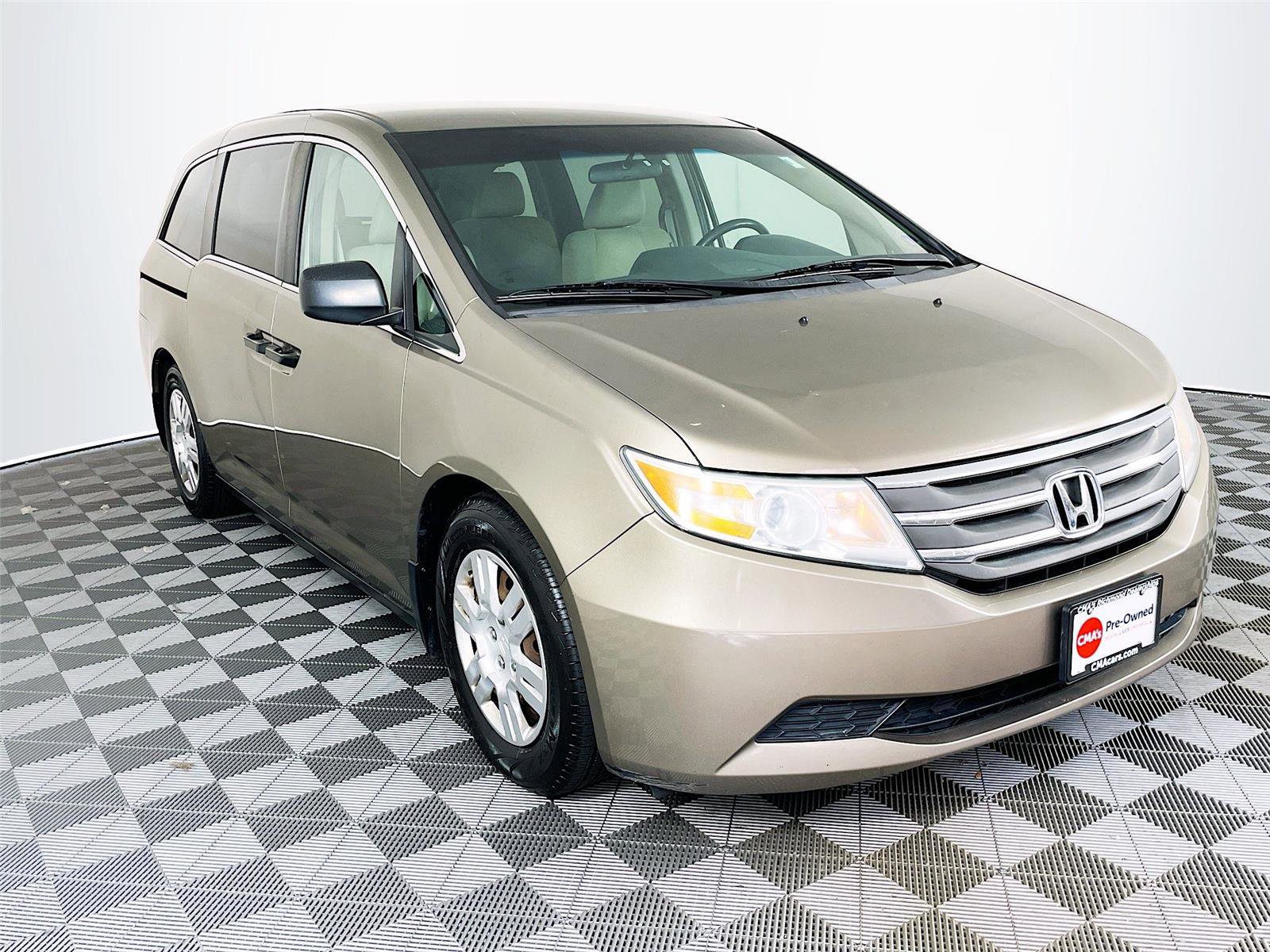 Used 2012 Honda Odyssey LX image 1