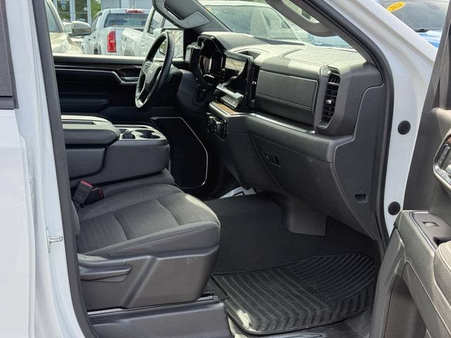Used 2023 Chevrolet Silverado 1500 LT AWD/4WD image 16
