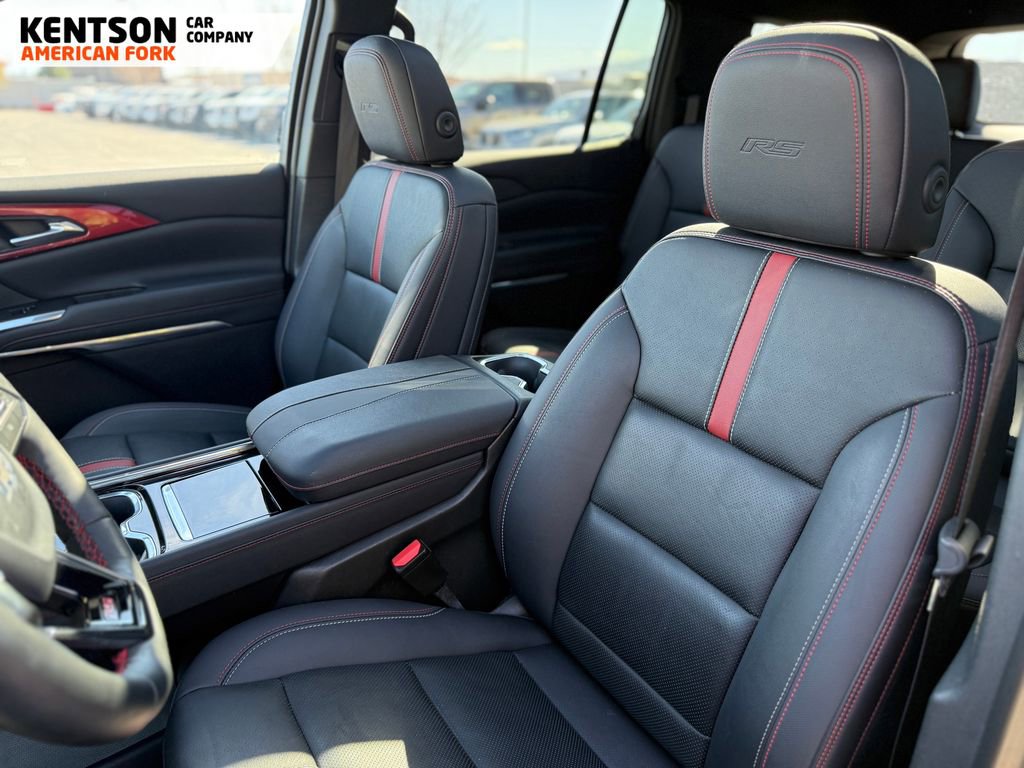 Used 2025 Chevrolet Traverse RS w/ LPO, Floor Liner Package image 35