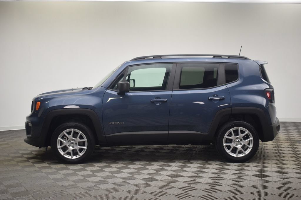 Used 2023 Jeep Renegade Latitude w/ Premium Group AWD/4WD image 13