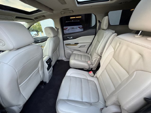 Used 2018 GMC Acadia Denali w/ Technology Package FWD image 29