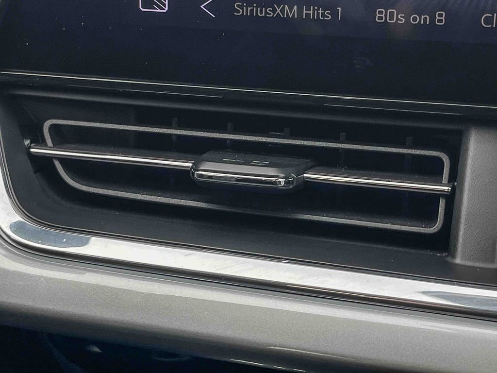 Certified 2025 Chevrolet Trax LT w/ LT Convenience Package image 24