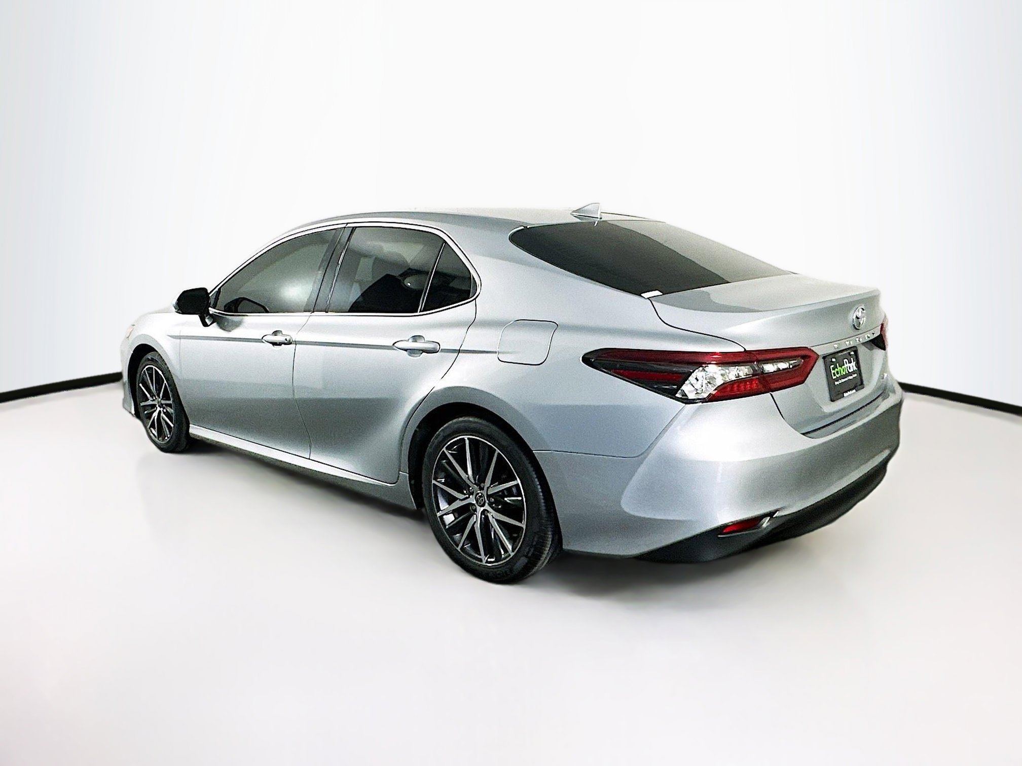 Used 2023 Toyota Camry XLE image 5