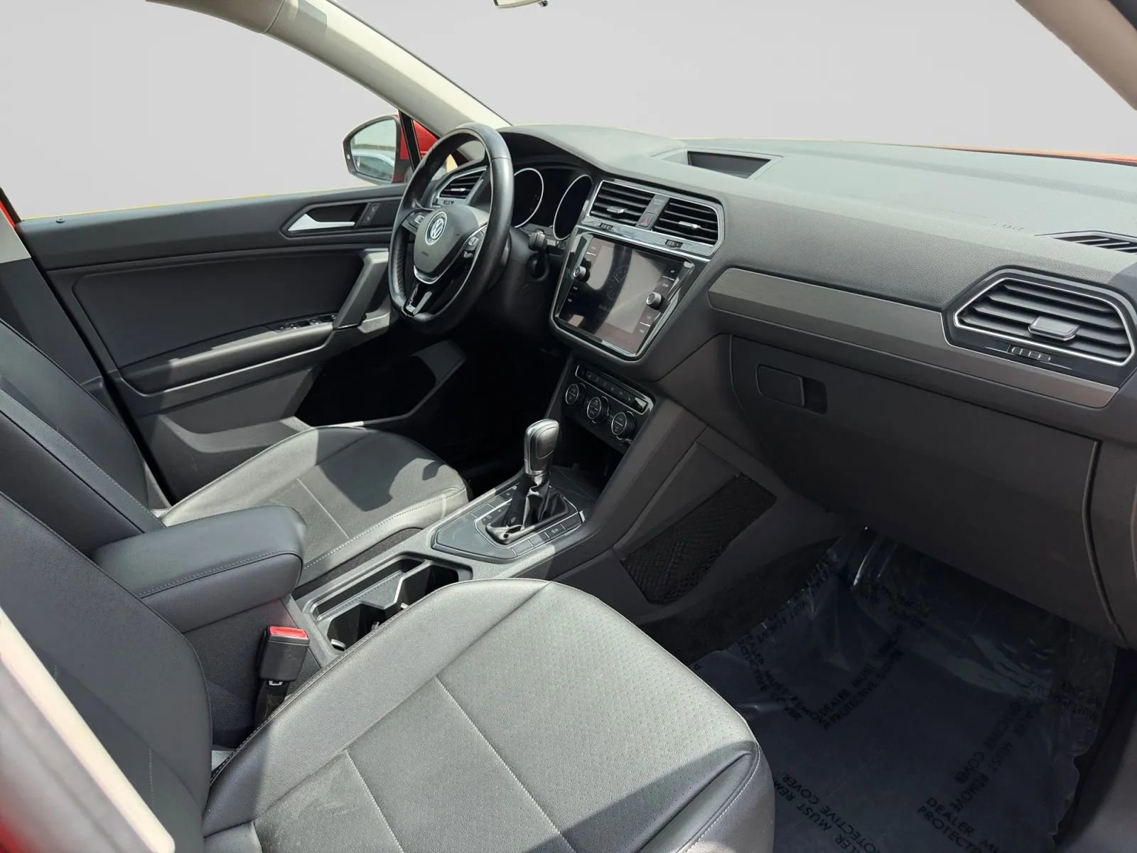 Used 2019 Volkswagen Tiguan SE image 35