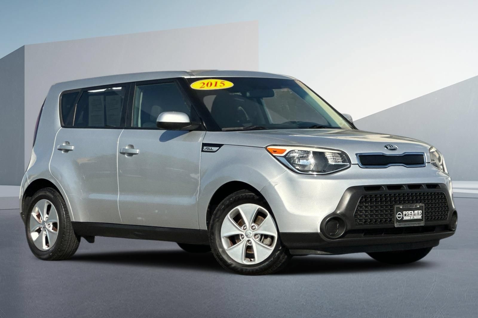 Used 2015 Kia Soul FWD image 2