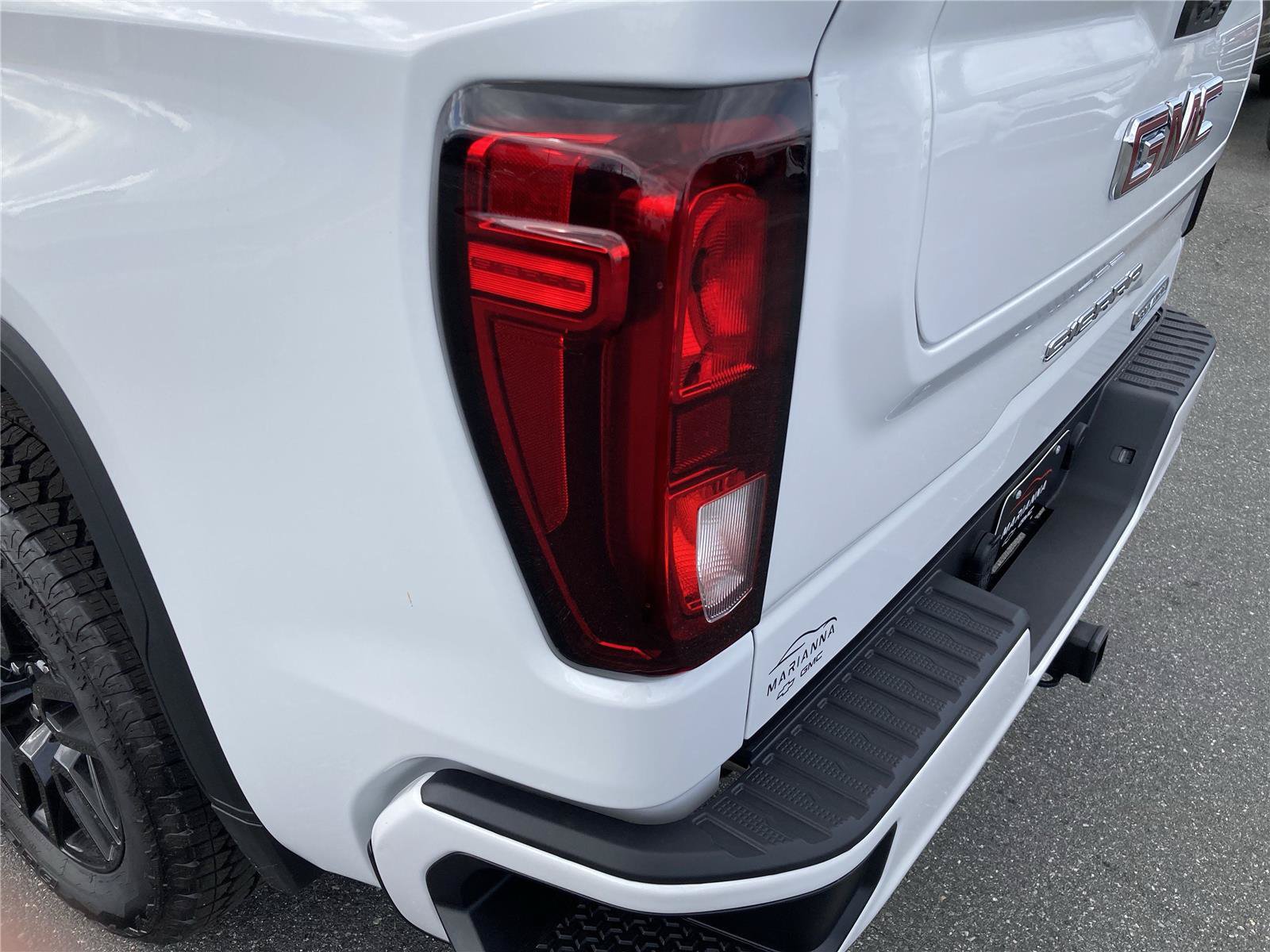 New 2026 GMC Sierra 1500 Elevation w/ X31 Off-Road Package AWD/4WD image 12