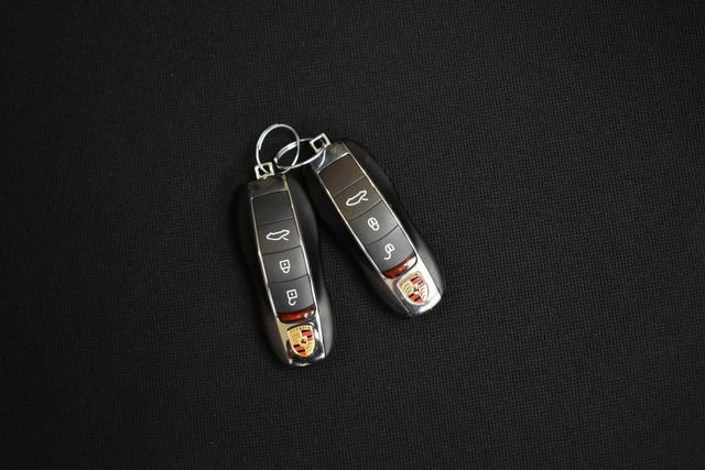 Used 2018 Porsche 911 Carrera T image 6