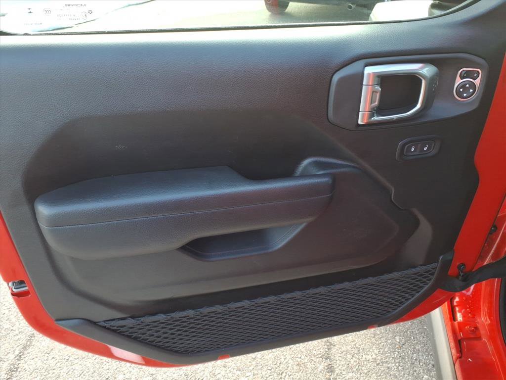 Used 2025 Jeep Wrangler Willys image 24