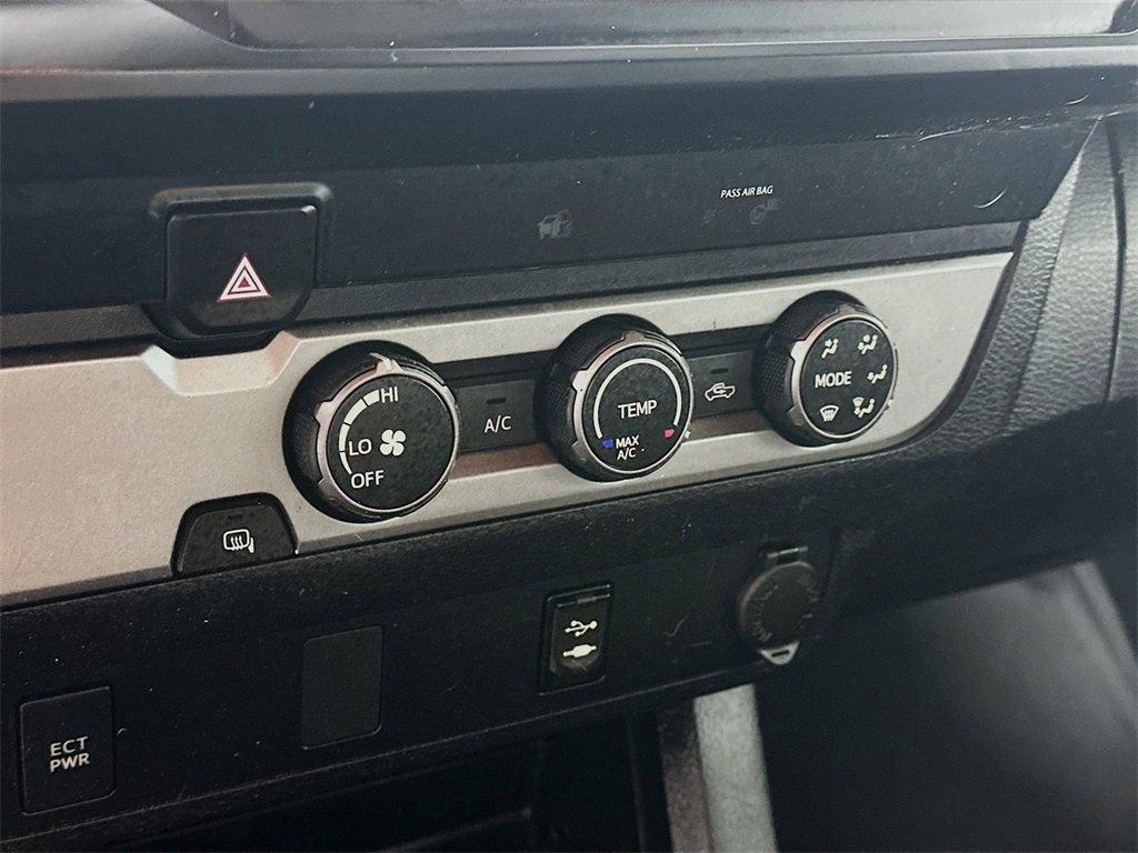 Used 2019 Toyota Tacoma SR image 18