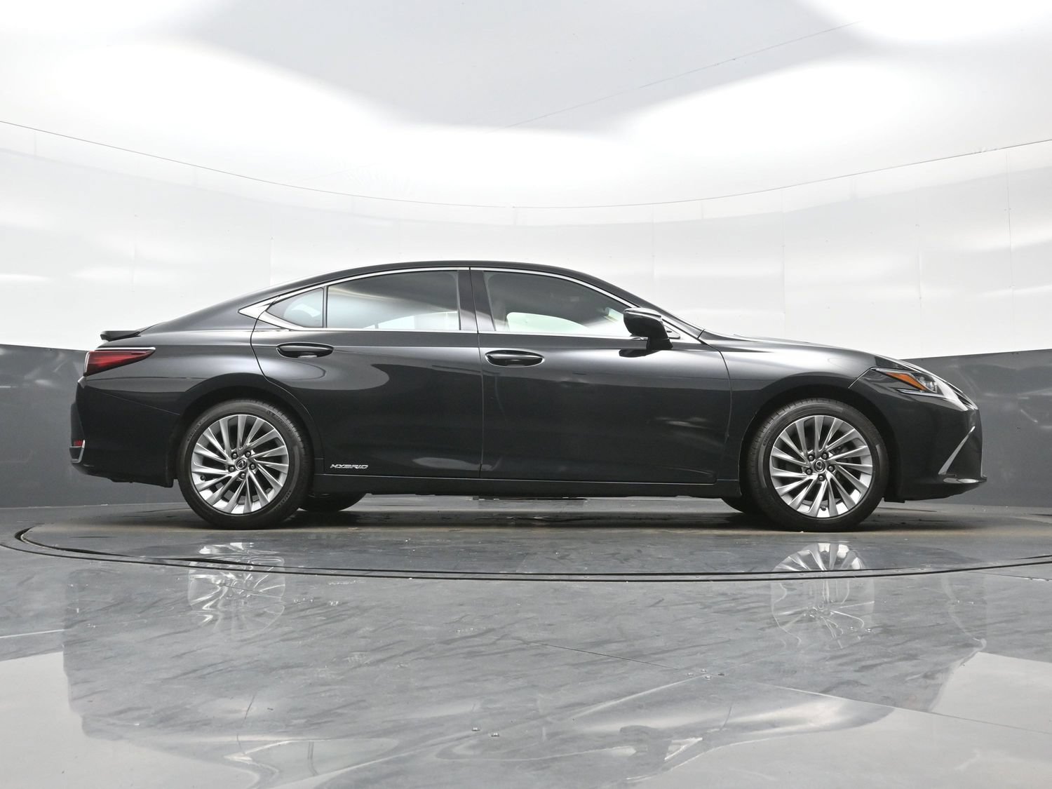 Used 2022 Lexus ES 300h w/ Luxury Package FWD image 38