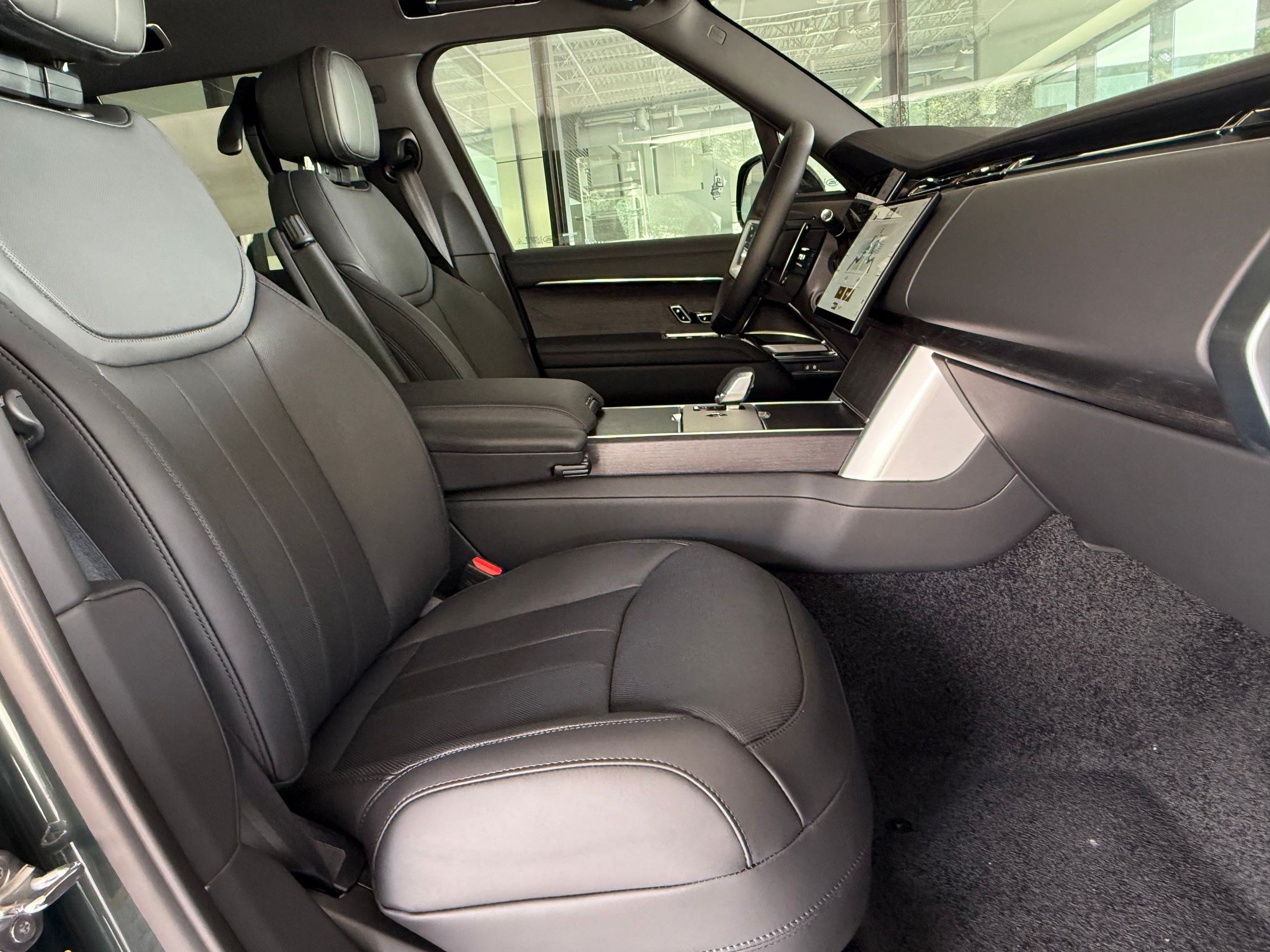 New 2026 Land Rover Range Rover SE AWD/4WD image 33