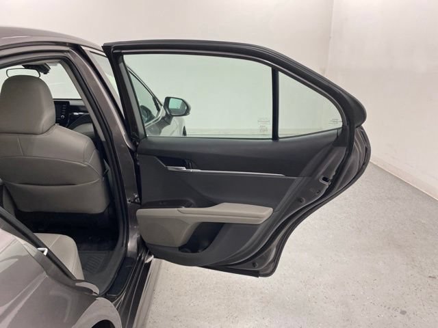 Used 2022 Toyota Camry SE AWD/4WD image 36