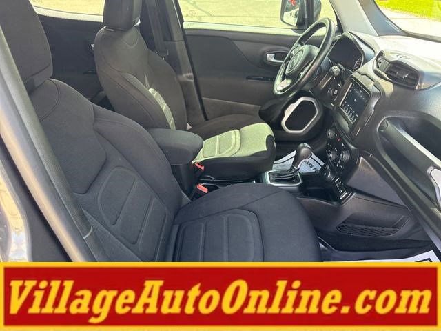 Used 2019 Jeep Renegade Latitude w/ Cold Weather Group AWD/4WD image 42