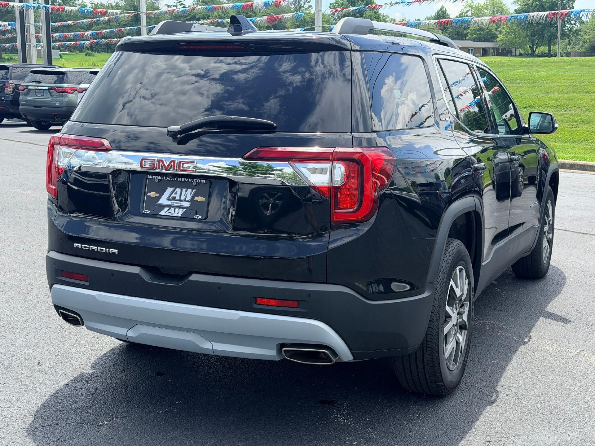 Used 2021 GMC Acadia SLE w/ Driver Convenience Package FWD image 5