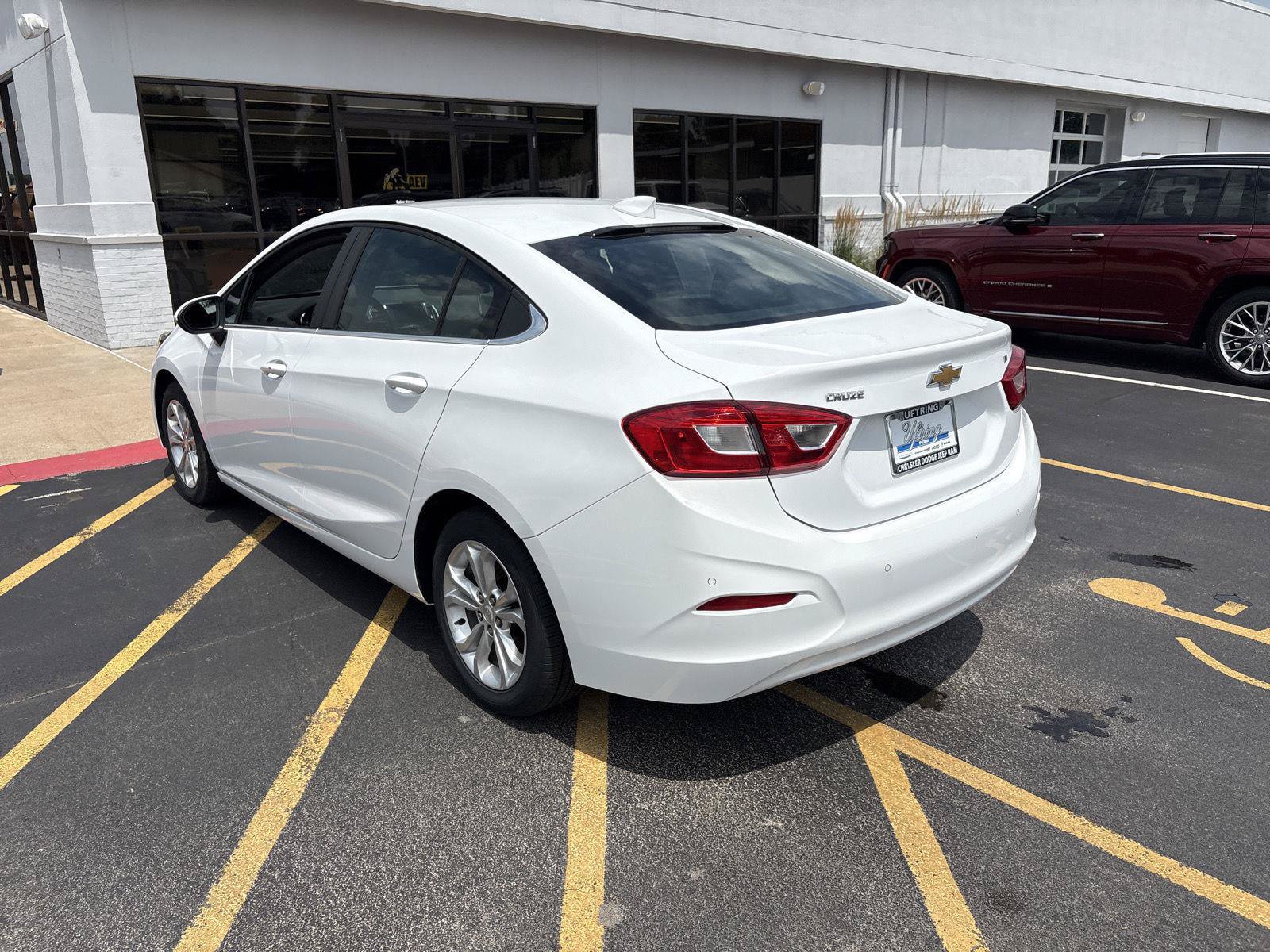 Used 2019 Chevrolet Cruze LT w/ LT True North Edition FWD image 7