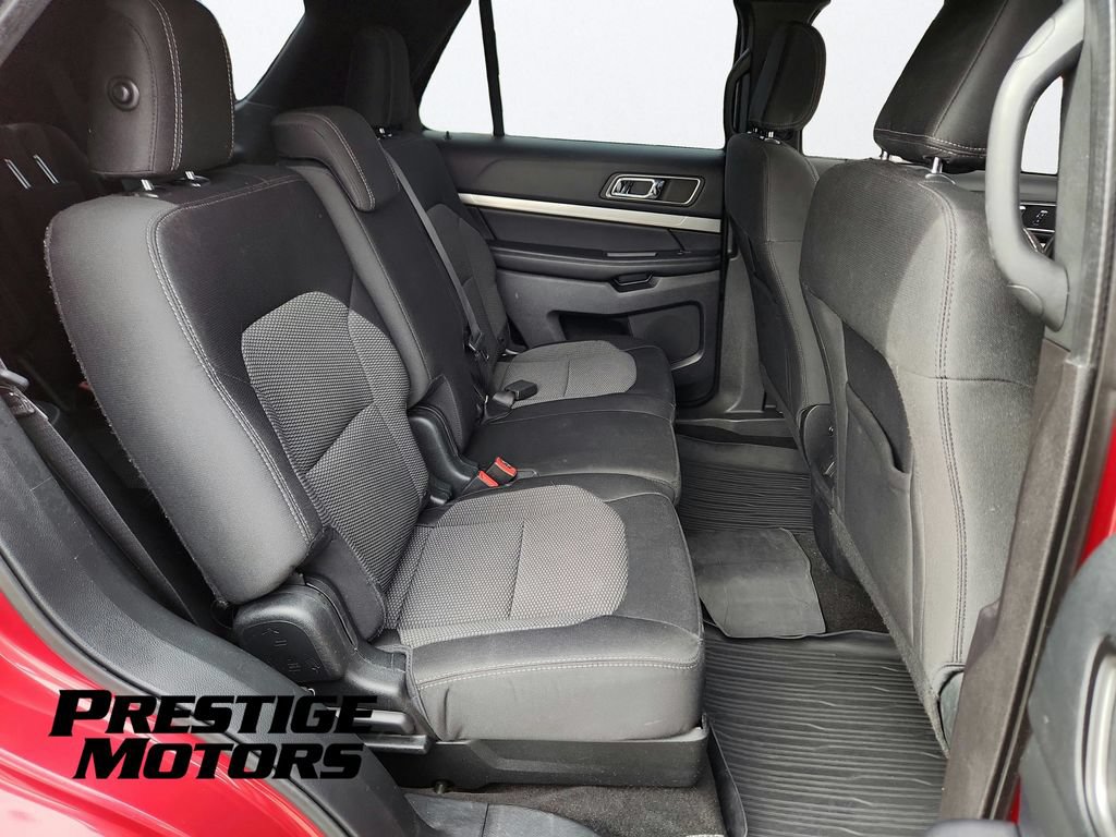 Used 2018 Ford Explorer XLT w/ Equipment Group 201A AWD/4WD image 27
