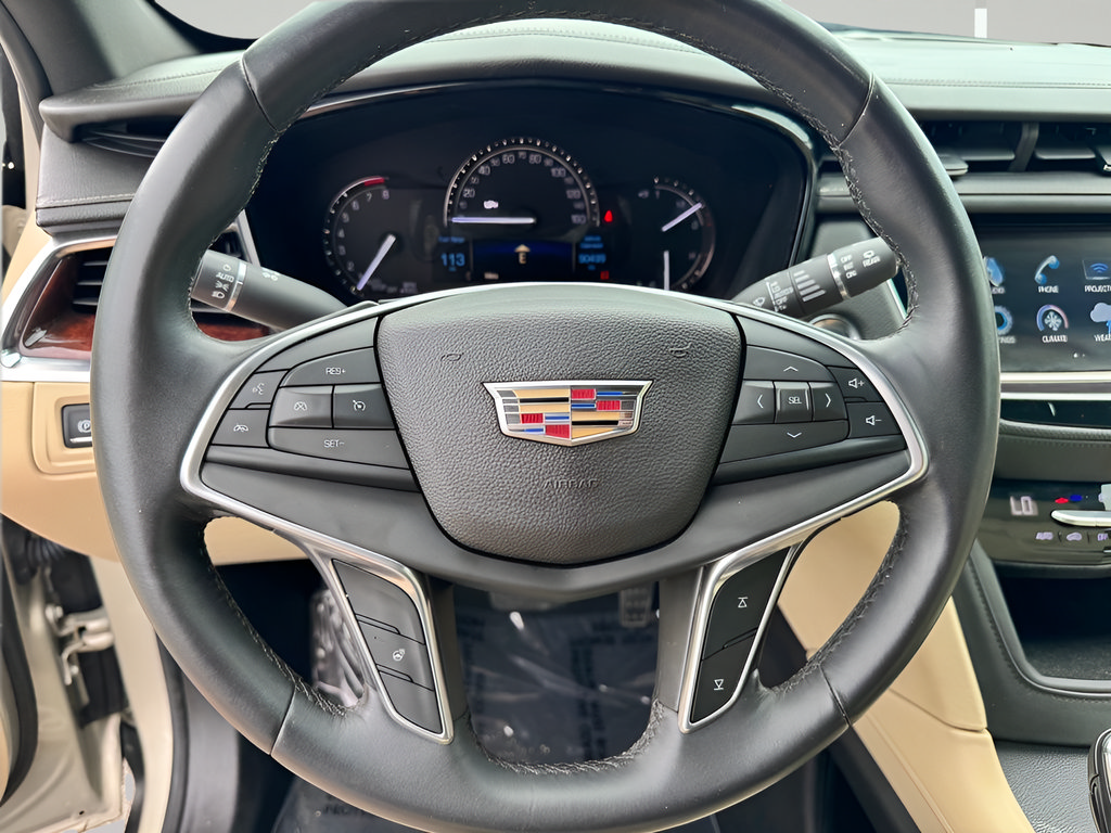 Used 2017 Cadillac XT5 Luxury FWD image 16