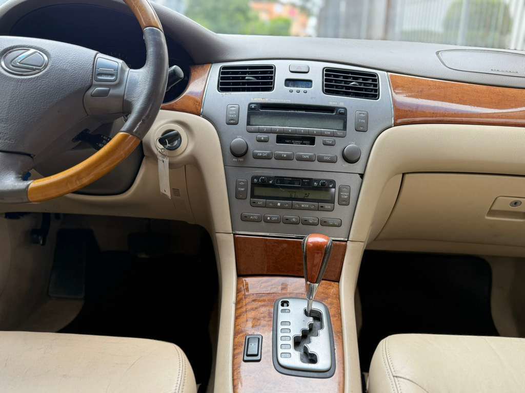 Used 2006 Lexus ES 330 image 16