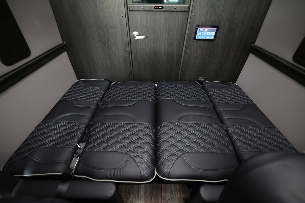 Used 2023 Mercedes-Benz Sprinter 3500 image 23